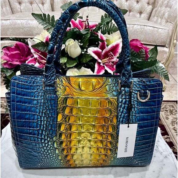 BRAHMIN Small Finley Bermuda ombre 
Melbourne. - Picture 4 of 10